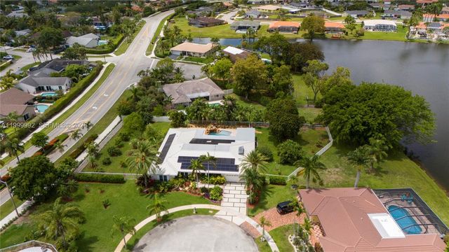 16751 Waters Edge Dr, Weston, FL 33326
