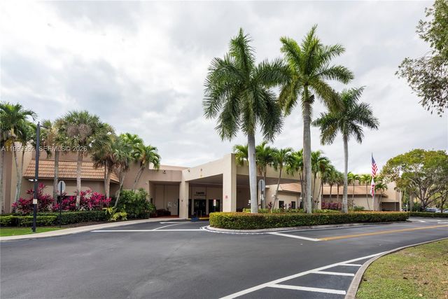 16751 Waters Edge Dr, Weston, FL 33326
