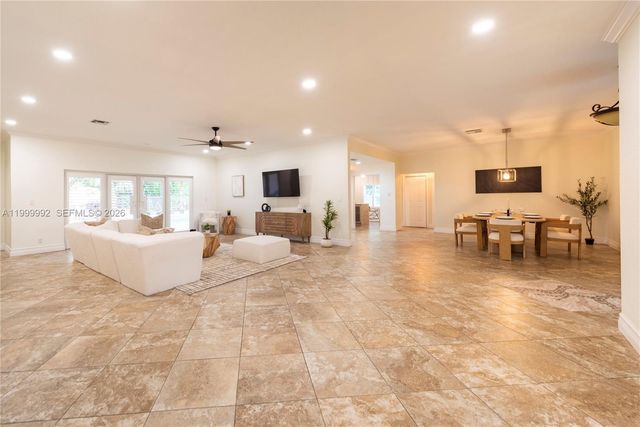 16751 Waters Edge Dr, Weston, FL 33326