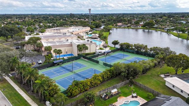 16751 Waters Edge Dr, Weston, FL 33326
