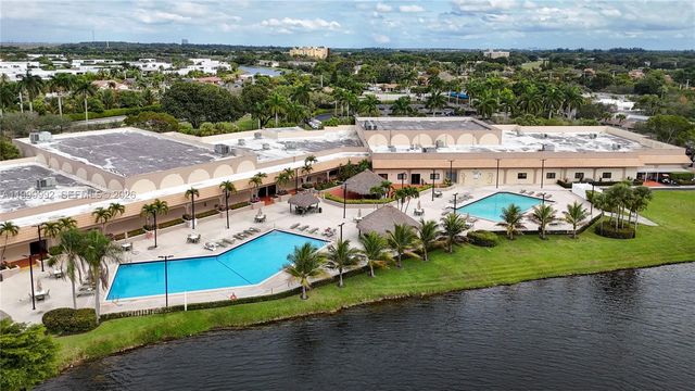 16751 Waters Edge Dr, Weston, FL 33326