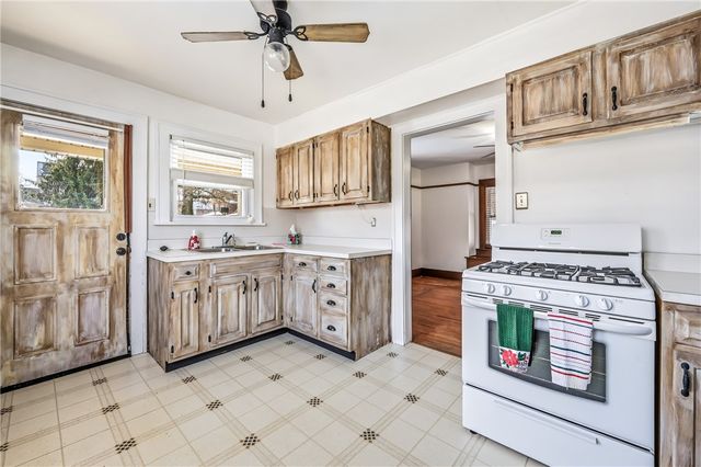 486 Tamplin St, Sharon, PA 16146