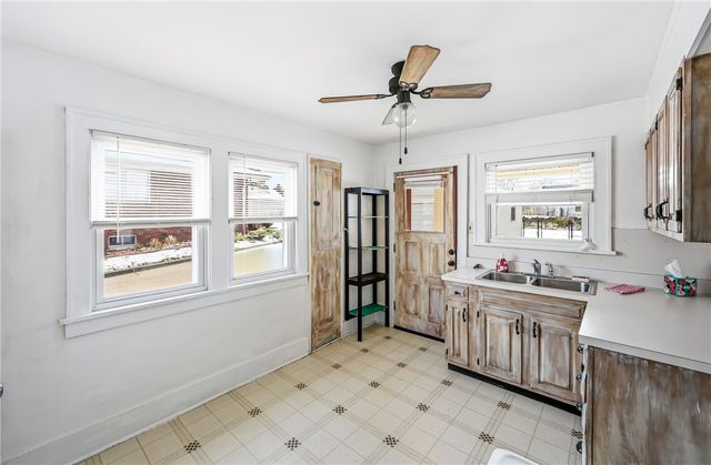 486 Tamplin St, Sharon, PA 16146