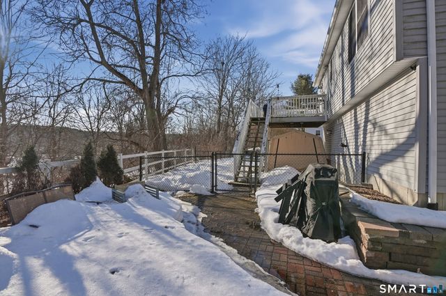 17 Vine Street, Putnam, CT 06260