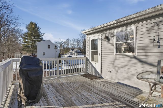 17 Vine Street, Putnam, CT 06260