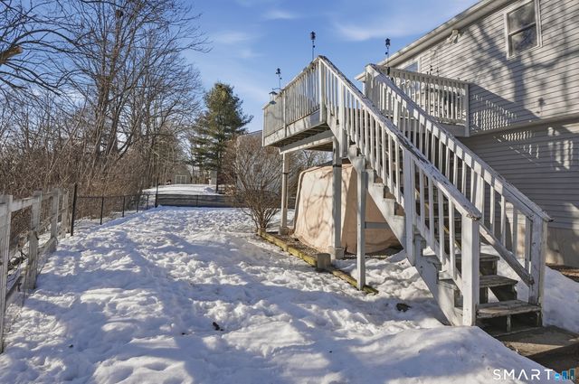 17 Vine Street, Putnam, CT 06260