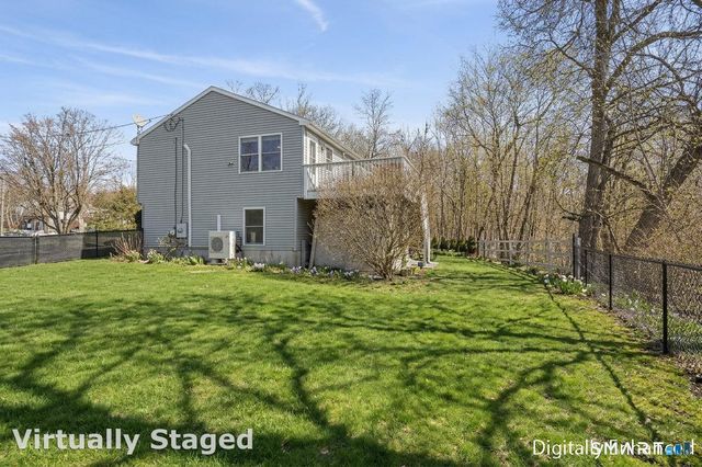 17 Vine Street, Putnam, CT 06260