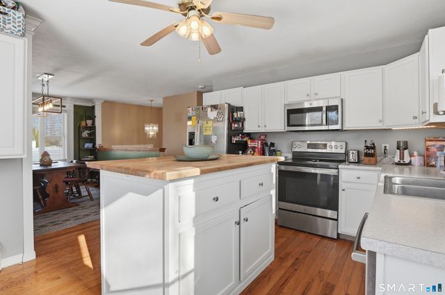 17 Vine Street, Putnam, CT 06260