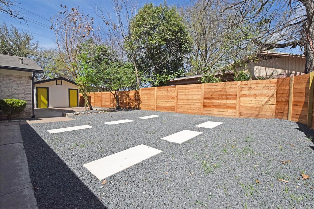 6400 Brookside DR, Austin, TX 78723