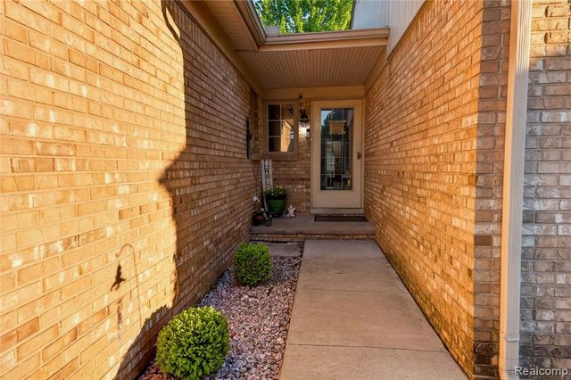 15570 Mary Court, Clinton Township, MI 48038