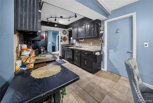 15570 Mary Court, Clinton Township, MI 48038