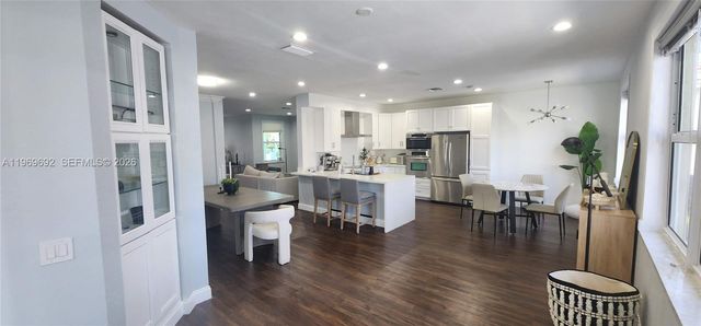 833 Vista Meadows Dr, Weston, FL 33327