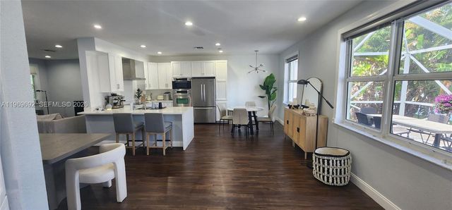 833 Vista Meadows Dr, Weston, FL 33327