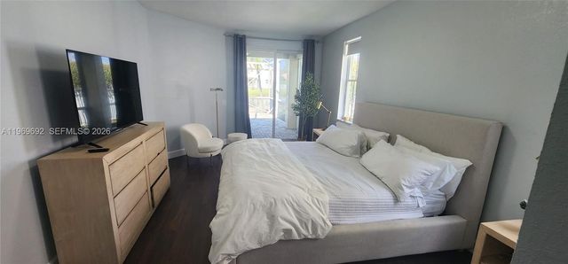 833 Vista Meadows Dr, Weston, FL 33327