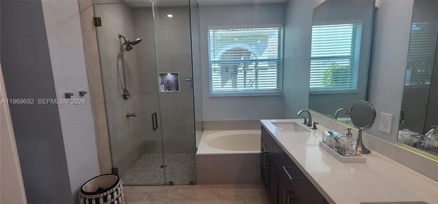 833 Vista Meadows Dr, Weston, FL 33327