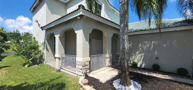 833 Vista Meadows Dr, Weston, FL 33327