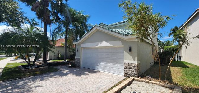 833 Vista Meadows Dr, Weston, FL 33327