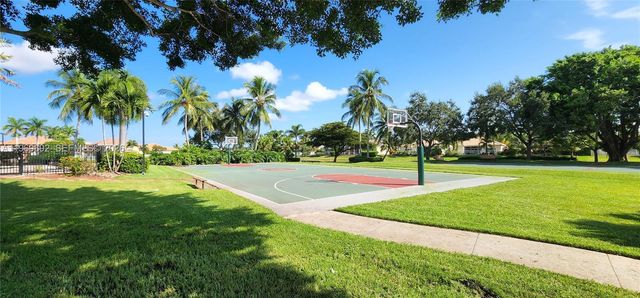 833 Vista Meadows Dr, Weston, FL 33327