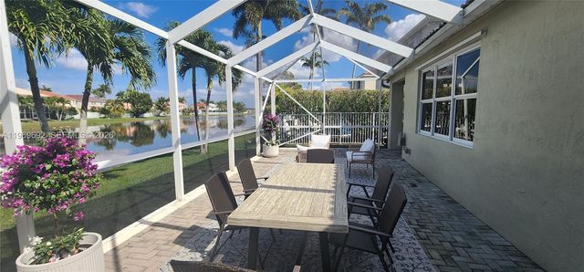 833 Vista Meadows Dr, Weston, FL 33327