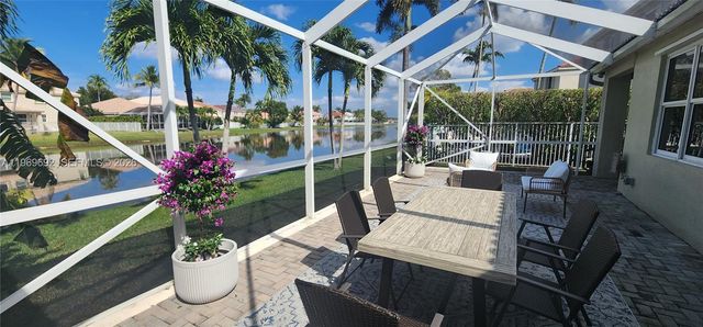 833 Vista Meadows Dr, Weston, FL 33327