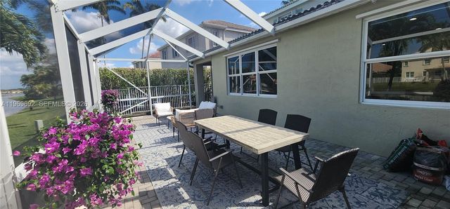 833 Vista Meadows Dr, Weston, FL 33327