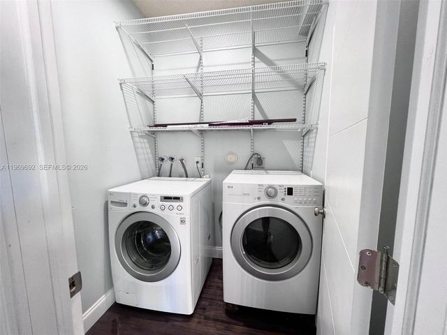 833 Vista Meadows Dr, Weston, FL 33327