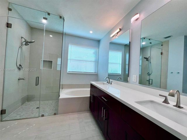 833 Vista Meadows Dr, Weston, FL 33327