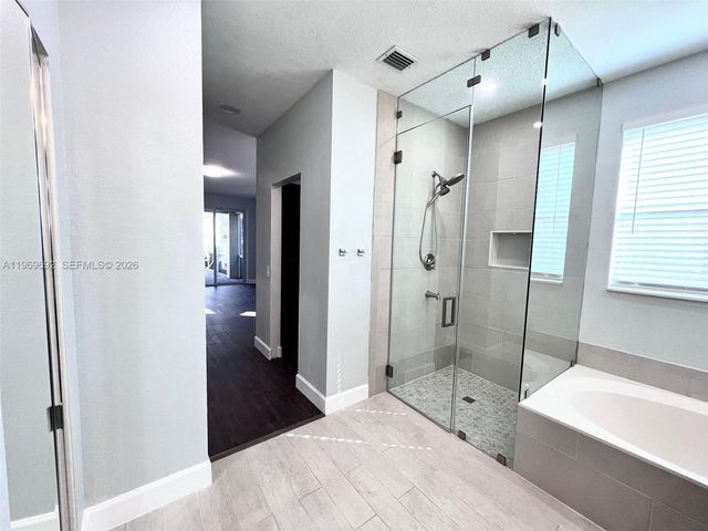 833 Vista Meadows Dr, Weston, FL 33327