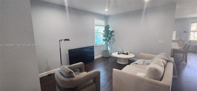 833 Vista Meadows Dr, Weston, FL 33327