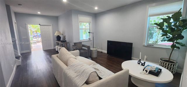 833 Vista Meadows Dr, Weston, FL 33327