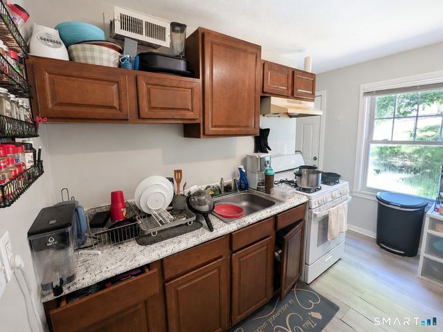 29 Rock Creek Road, New Haven, CT 06515