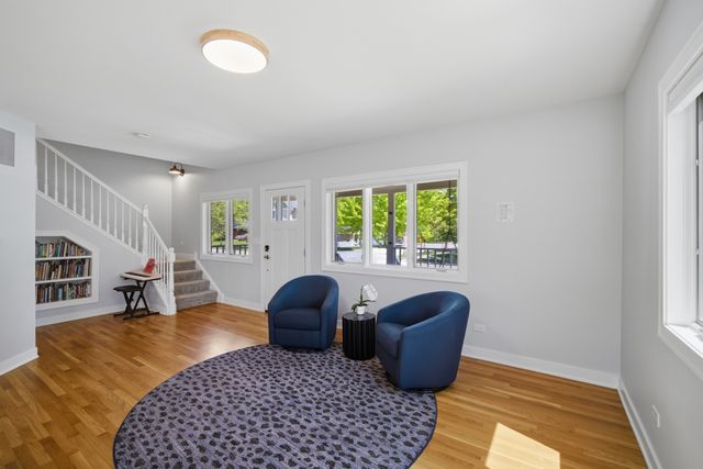 116 N Pine Avenue, Arlington Heights, IL 60004
