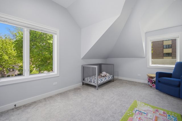 116 N Pine Avenue, Arlington Heights, IL 60004