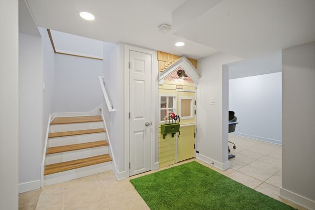 116 N Pine Avenue, Arlington Heights, IL 60004