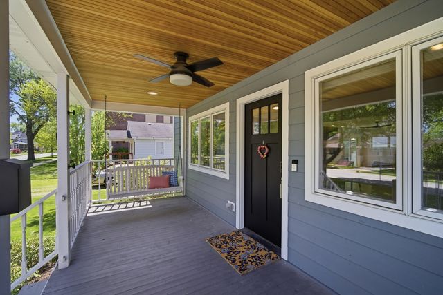 116 N Pine Avenue, Arlington Heights, IL 60004