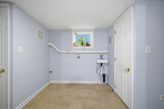 116 N Pine Avenue, Arlington Heights, IL 60004