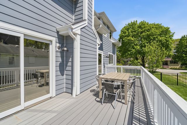 116 N Pine Avenue, Arlington Heights, IL 60004