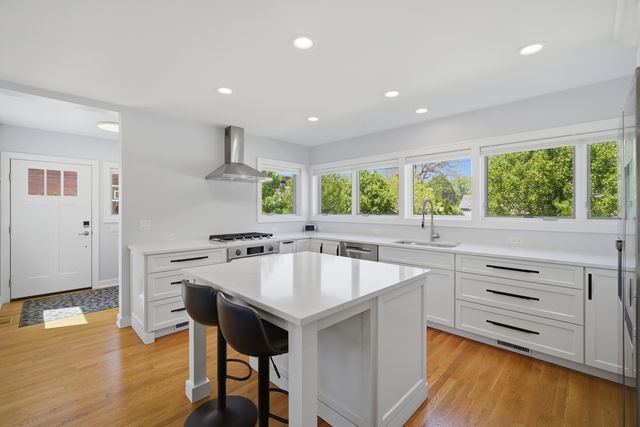 116 N Pine Avenue, Arlington Heights, IL 60004