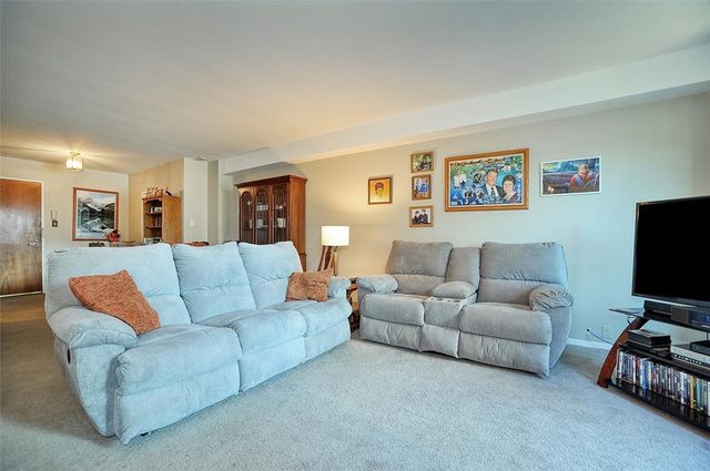 320 Fort Duquesne Blvd 8M, Downtown Pgh, PA 15222