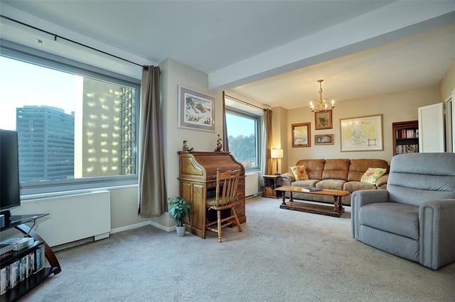 320 Fort Duquesne Blvd 8M, Downtown Pgh, PA 15222