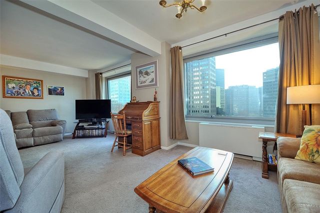 320 Fort Duquesne Blvd 8M, Downtown Pgh, PA 15222