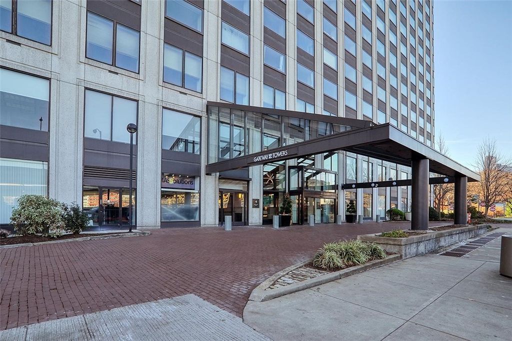 320 Fort Duquesne Blvd 8M, Downtown Pgh, PA 15222