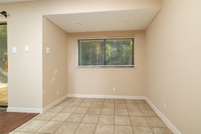 2906 Harvard Street N, Irving, TX 75062