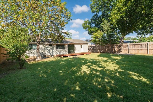 2906 Harvard Street N, Irving, TX 75062