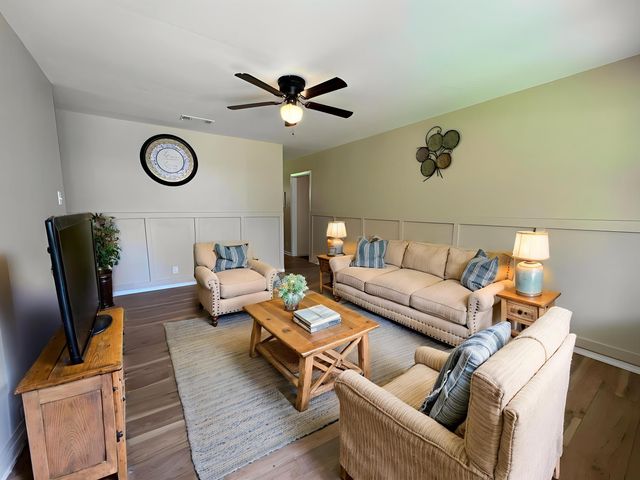 115 Nelda Dr, Leesville, LA 71446