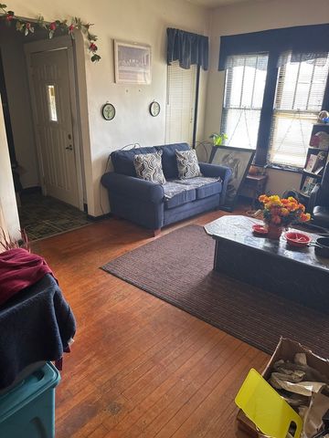 5425 W Kamerling Avenue, Chicago, IL 60651