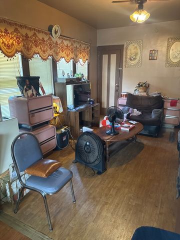 5425 W Kamerling Avenue, Chicago, IL 60651