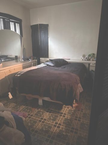 5425 W Kamerling Avenue, Chicago, IL 60651