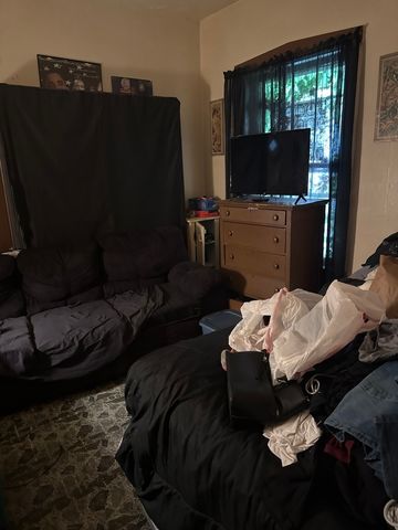 5425 W Kamerling Avenue, Chicago, IL 60651