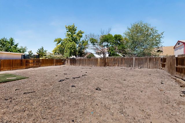 19 Buckbrush Place, Los Lunas, NM 87031